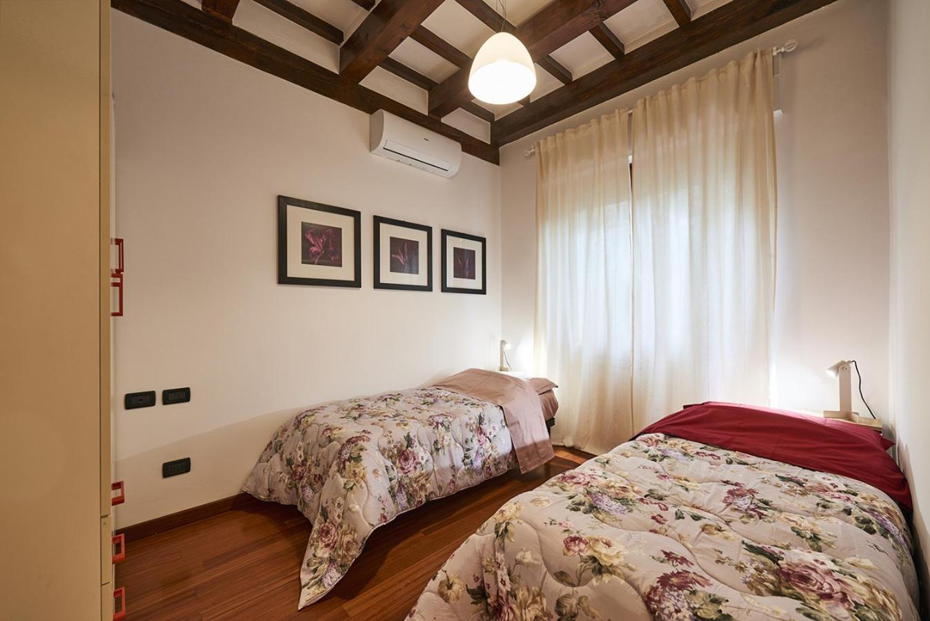 Vill'etta, The Artist's Florence